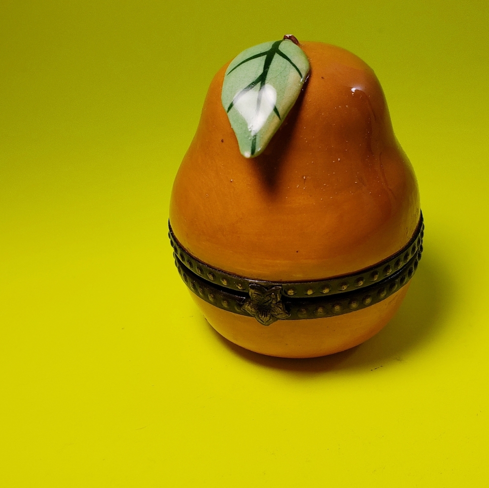 Porcelain Pear-Shaped Trinket Box